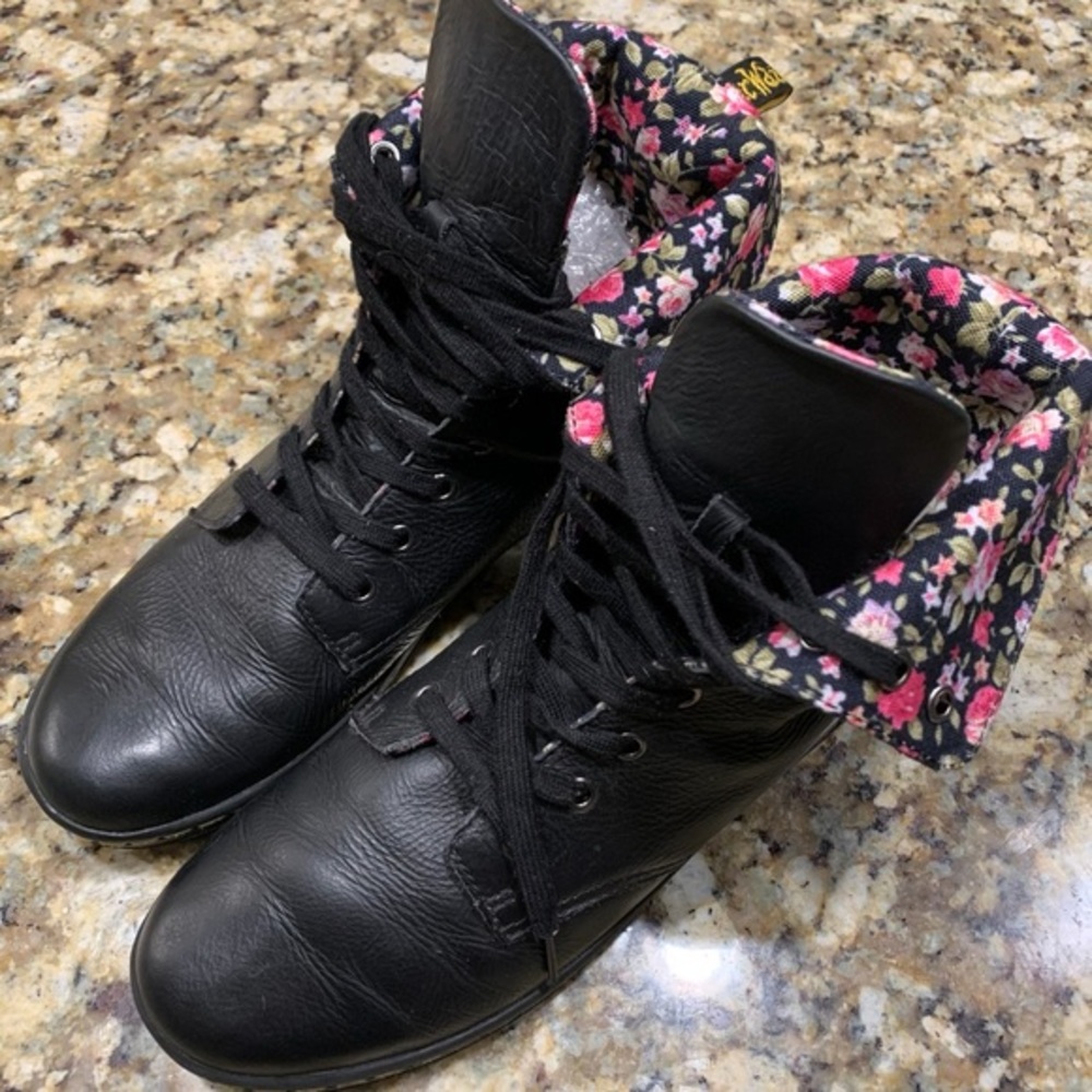 Dr. Martens Stratford Boot Floral Lining SZ 10